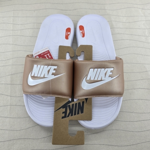 Nike Womens Victori One Metallic Red Bronze White Slides CN9677-900 Size 11 NEW - Picture 3 of 11